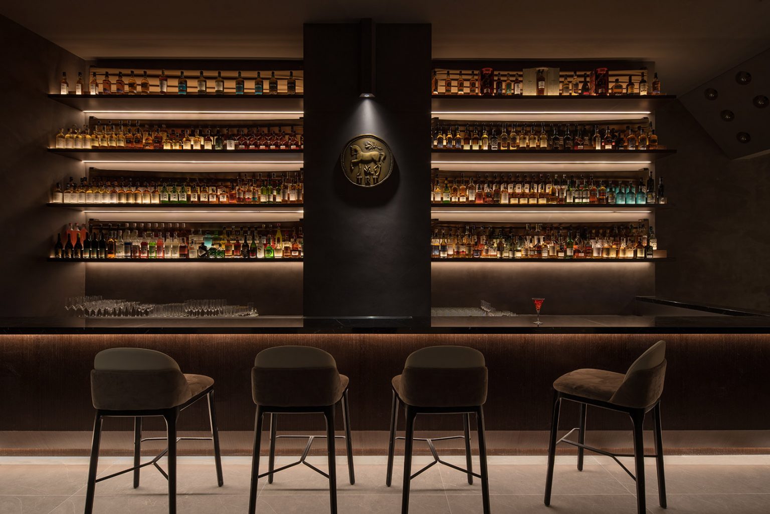 深圳·“TARENTUM萄木·Whisky Lounge”酒吧餐厅(中州湾店) / ATELIER XU - 【SOHO设计区】